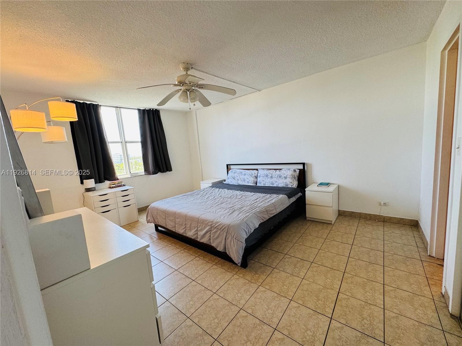 3660 NE 166th St 812 photo 18