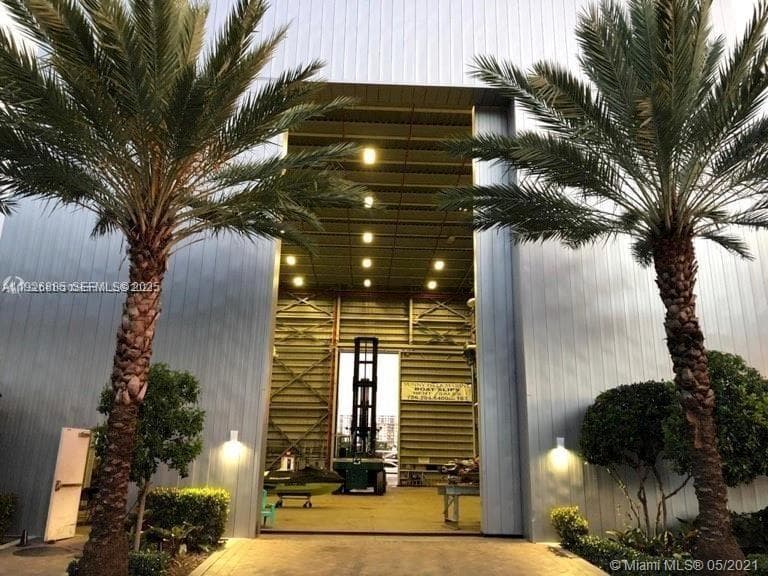 400 Sunny Isles Blvd DD414