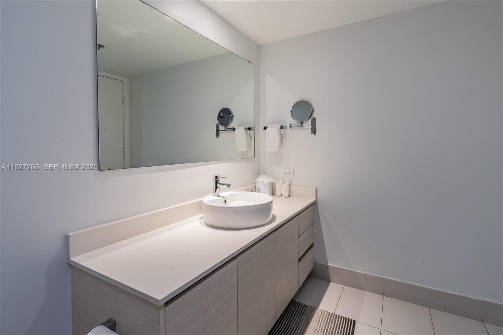 2602 E Hallandale Beach Blvd R809 photo 11