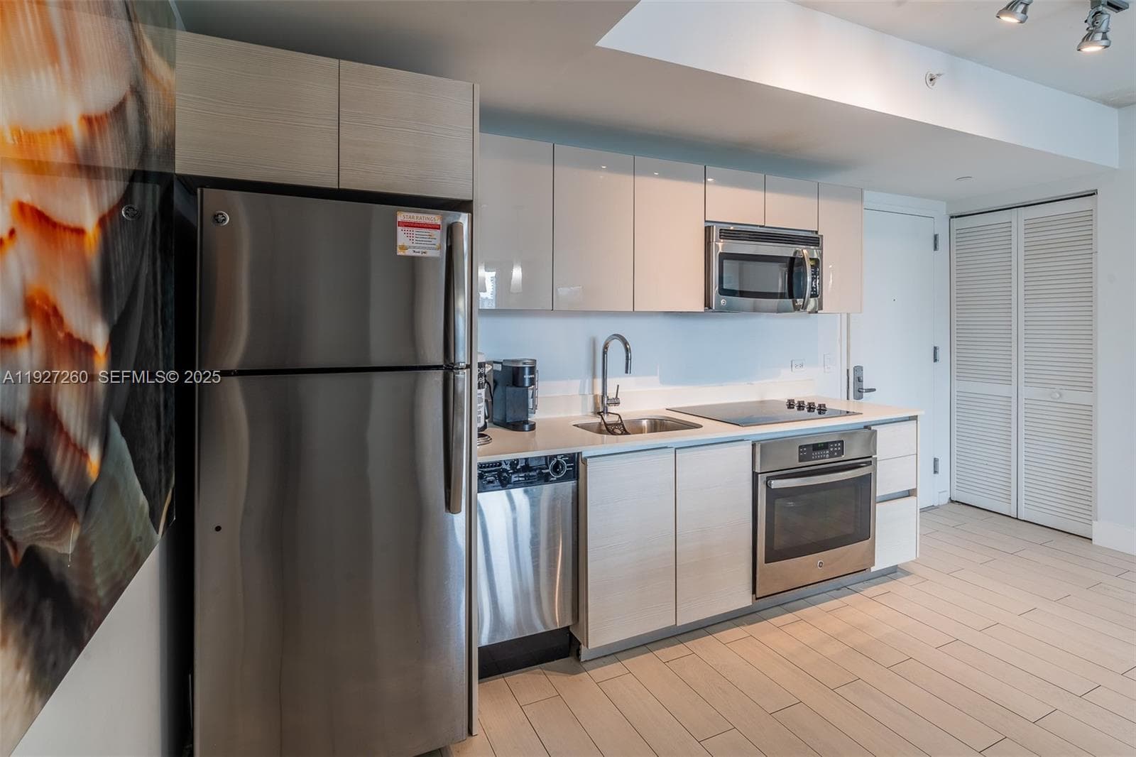 2602 E Hallandale Beach Blvd R809 photo 8