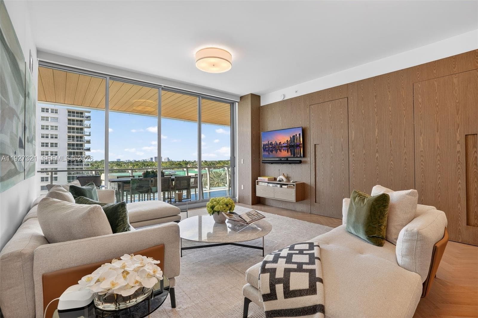 5775 Collins Ave 3