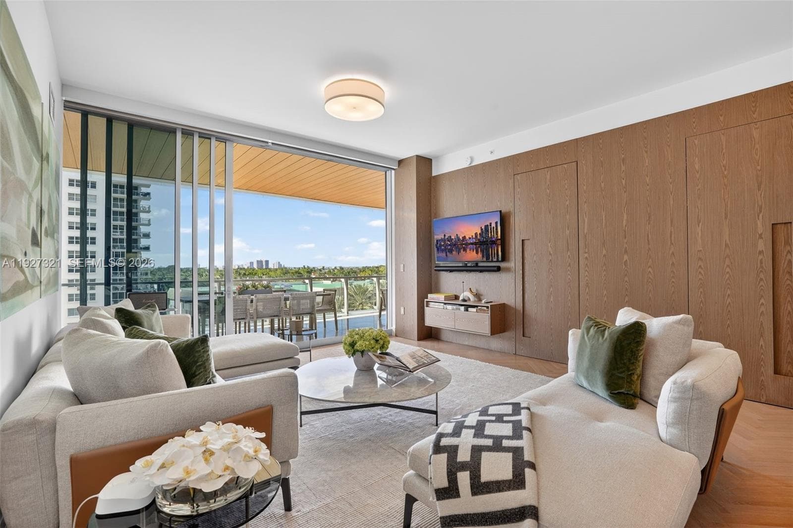 5775 Collins Ave 5