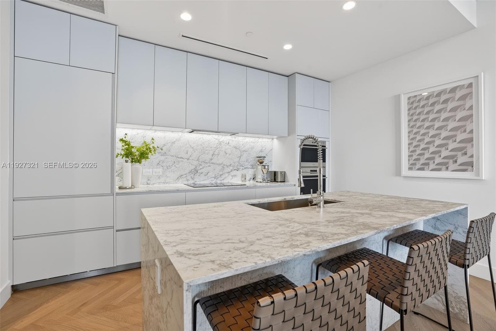 5775 Collins Ave 605 photo 8