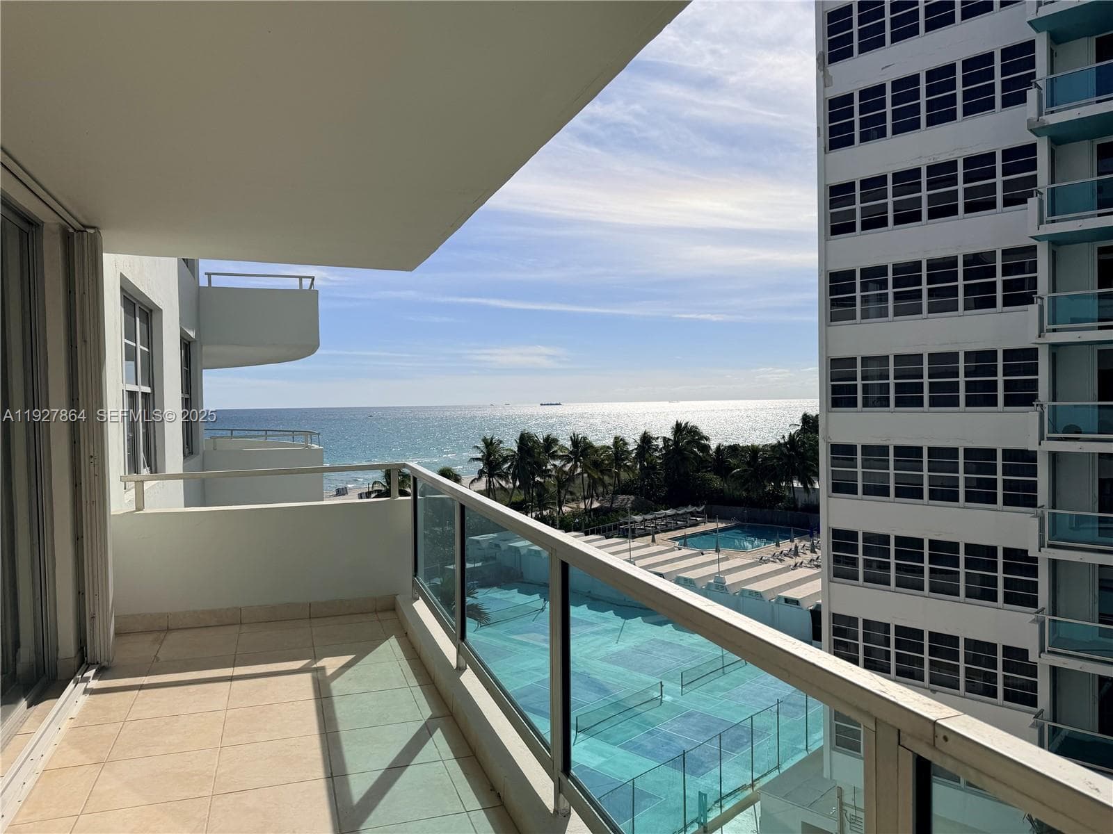 5151 Collins Ave 730 + DEN photo 3