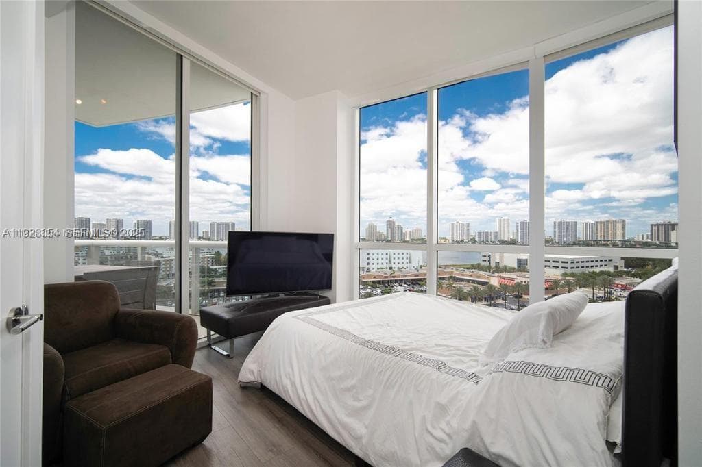 18101 Collins Ave 1101 photo 16