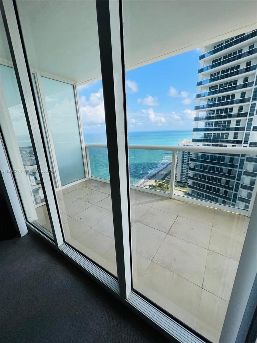 1830 Ocean Dr 3006 photo 22