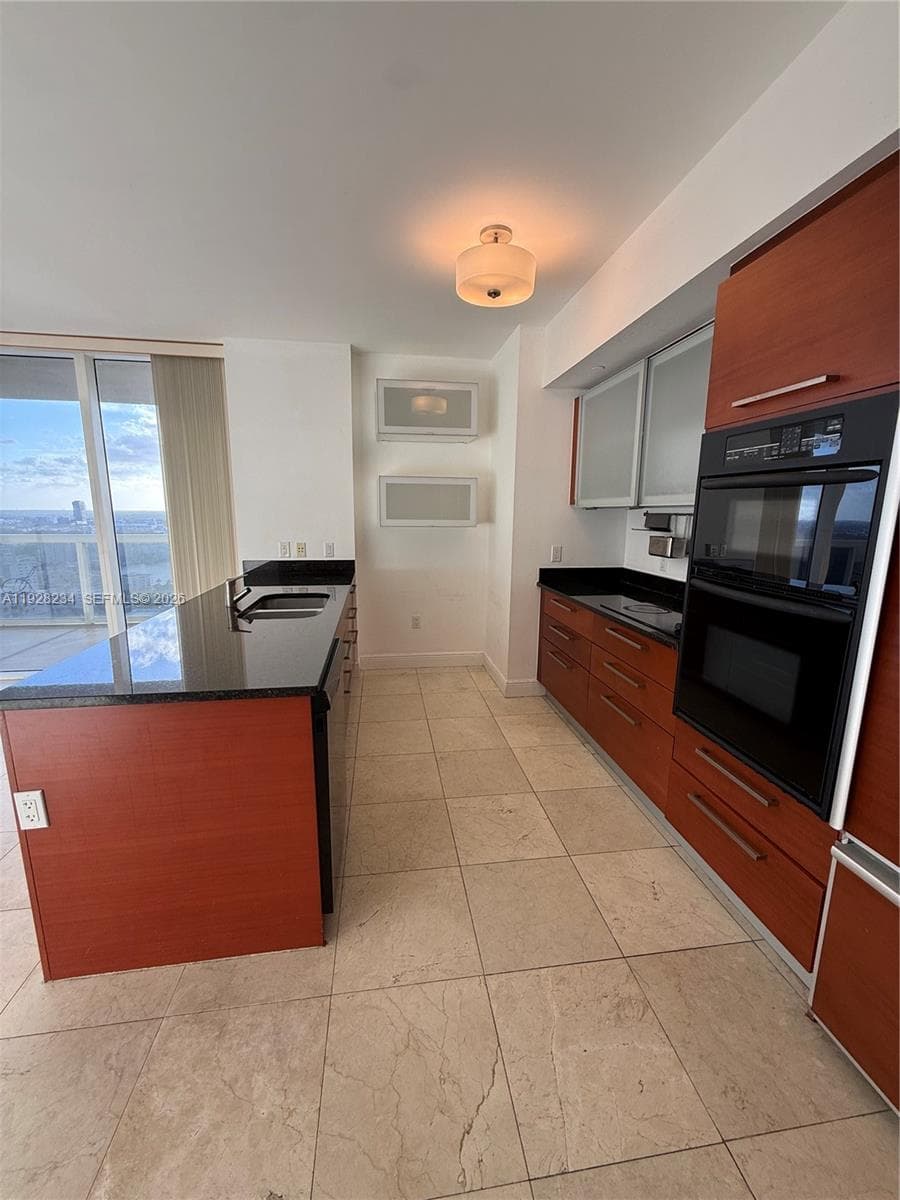 1830 Ocean Dr 3006 photo 9