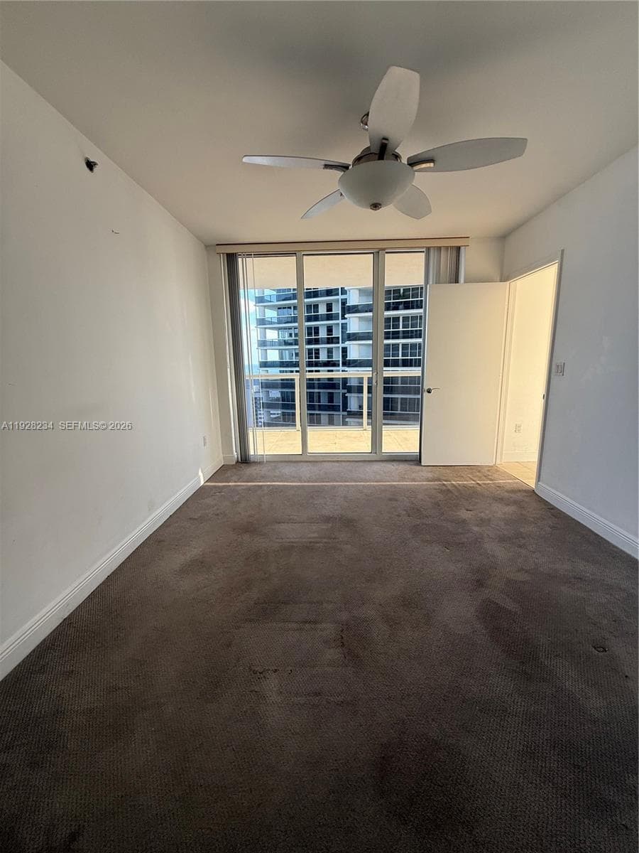 1830 Ocean Dr 3006 photo 21