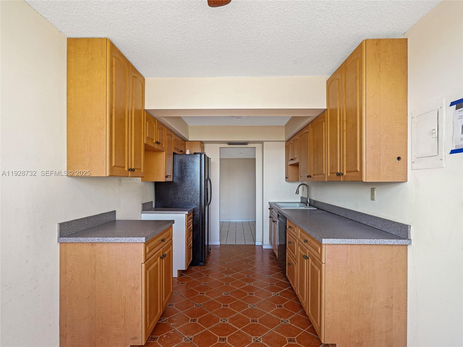 100 Golden Isles Dr PH 6 photo 14