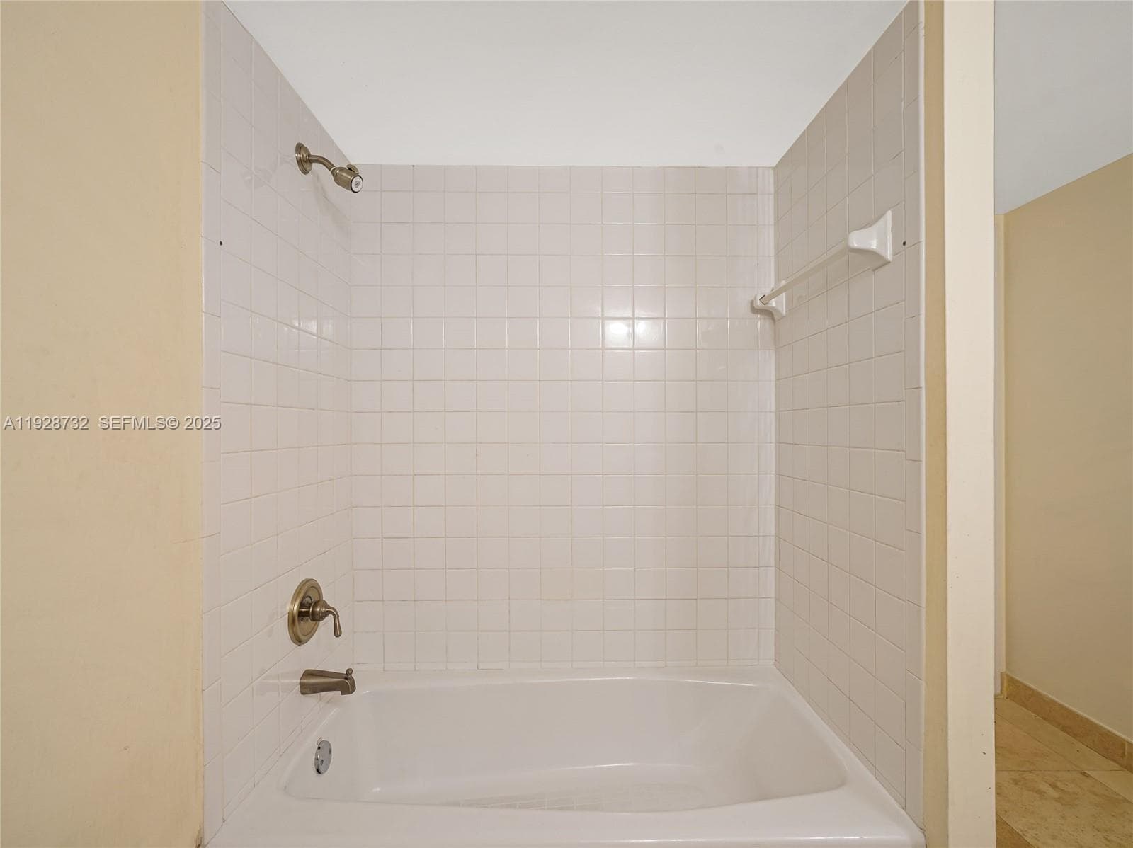100 Golden Isles Dr PH 6 photo 21