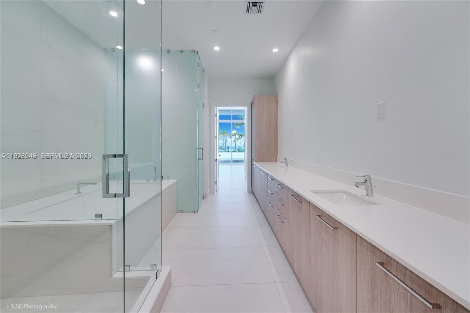 153 Seabreeze Blvd 0401-S photo 13