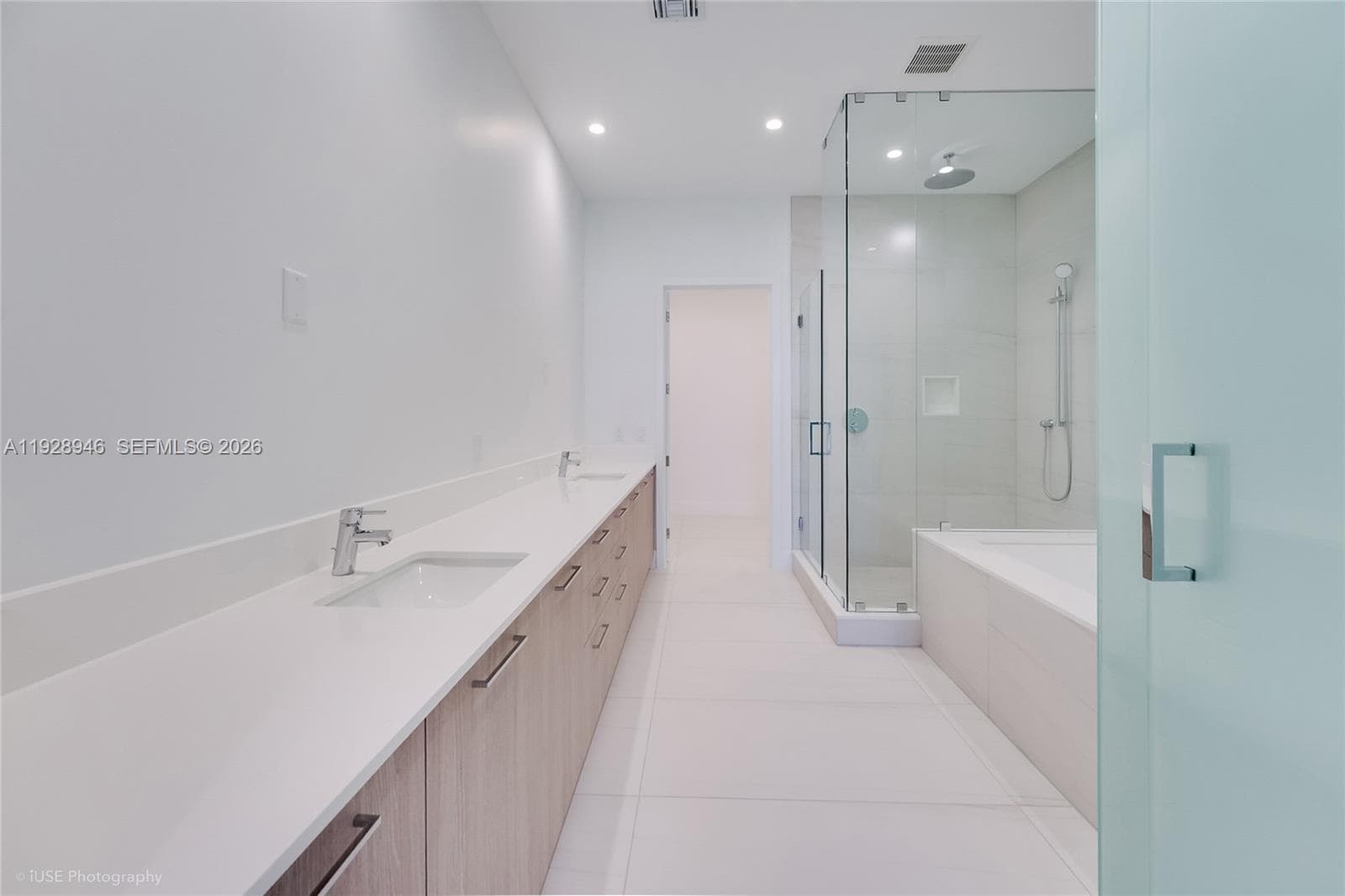 153 Seabreeze Blvd 0401-S photo 12