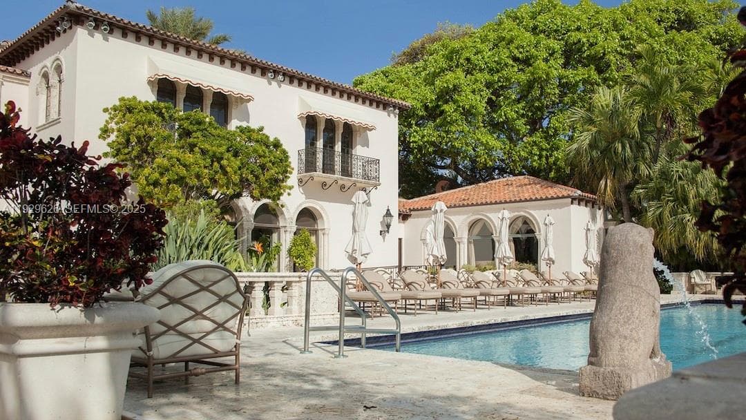 1004 Fisher Island Drive photo 7