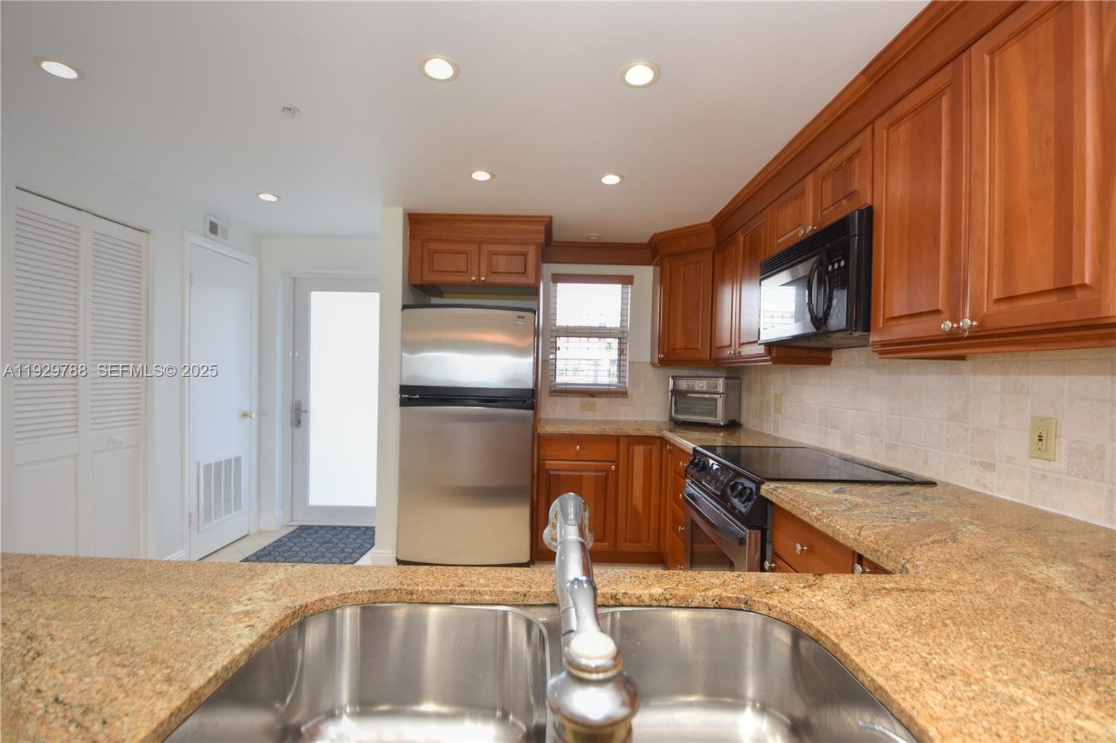 3101 Ocean Blvd 5