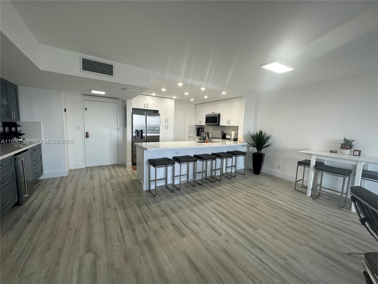 3800 Ocean Dr 2