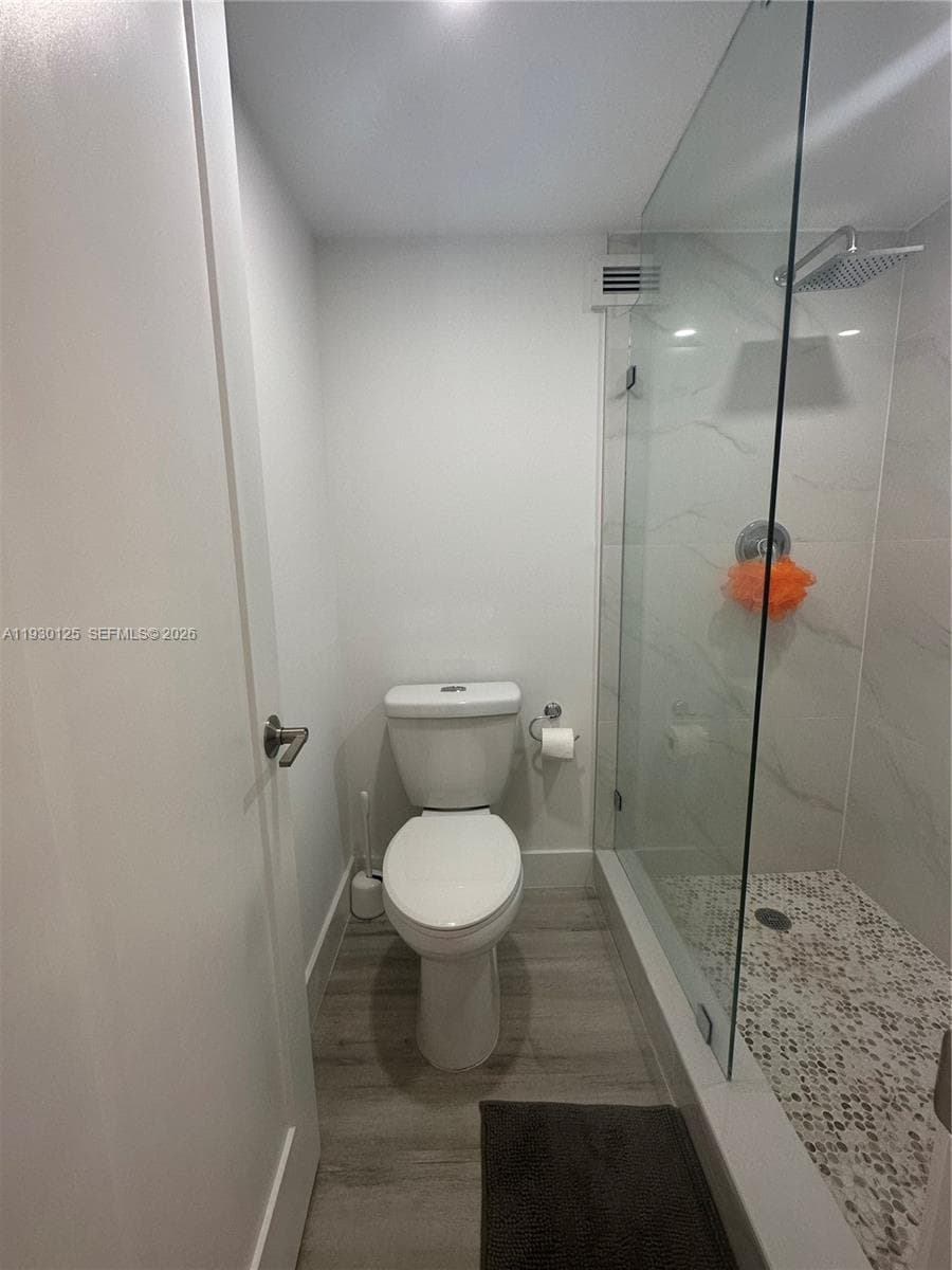 3800 Ocean Dr 1812 photo 11