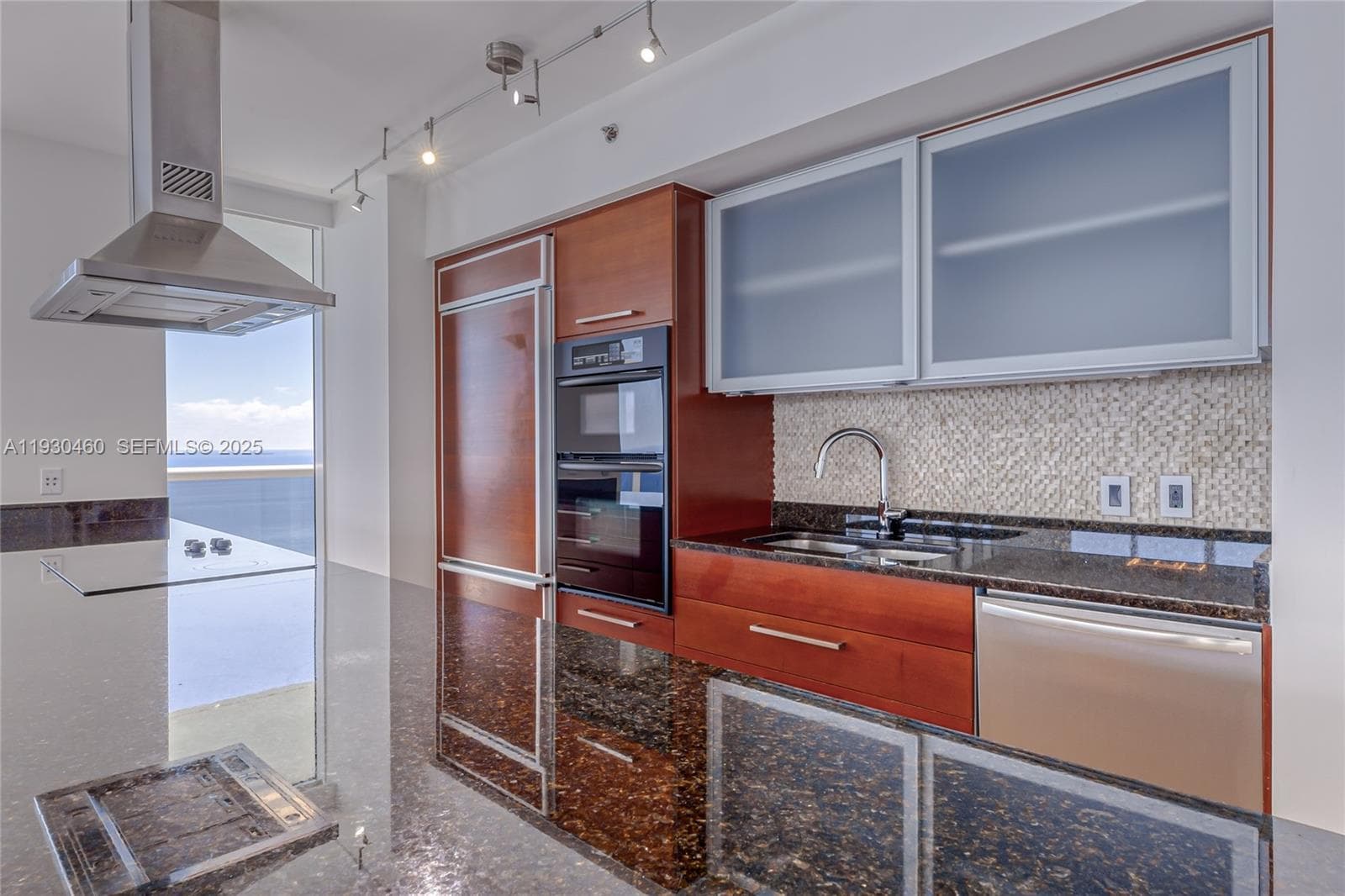 1830 OCEAN DR 4601 photo 13