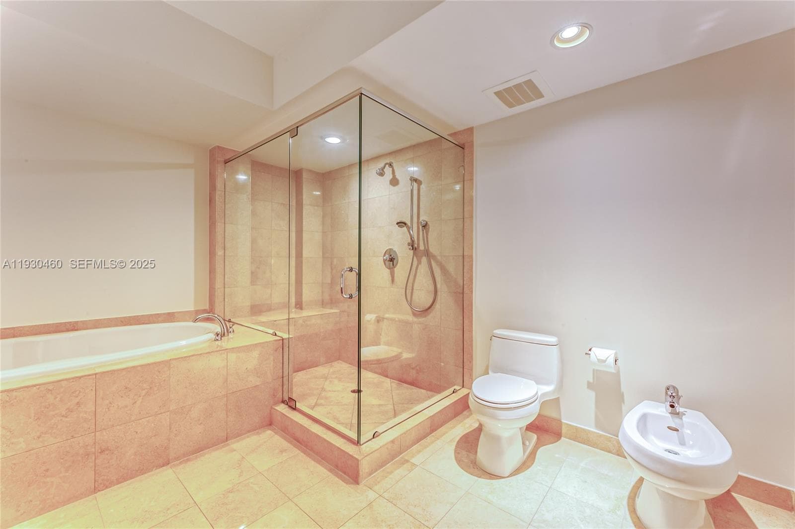 1830 OCEAN DR 4601 photo 17