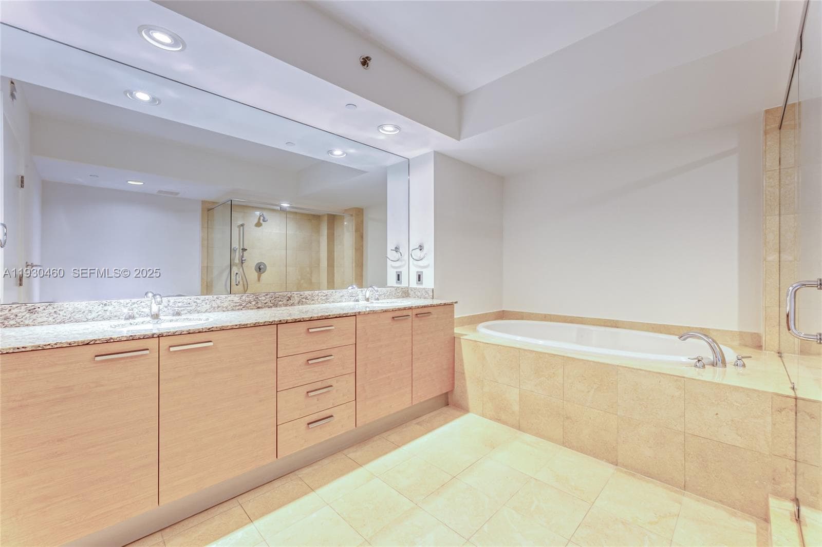1830 OCEAN DR 4601 photo 16