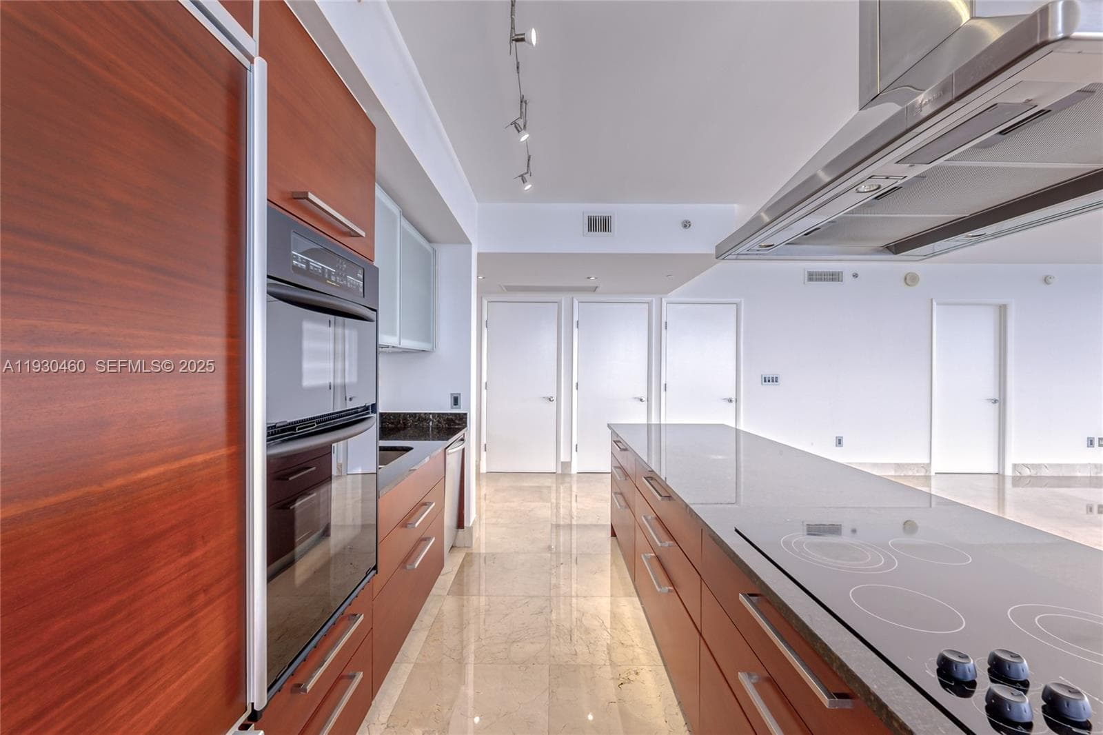 1830 OCEAN DR 4601 photo 12