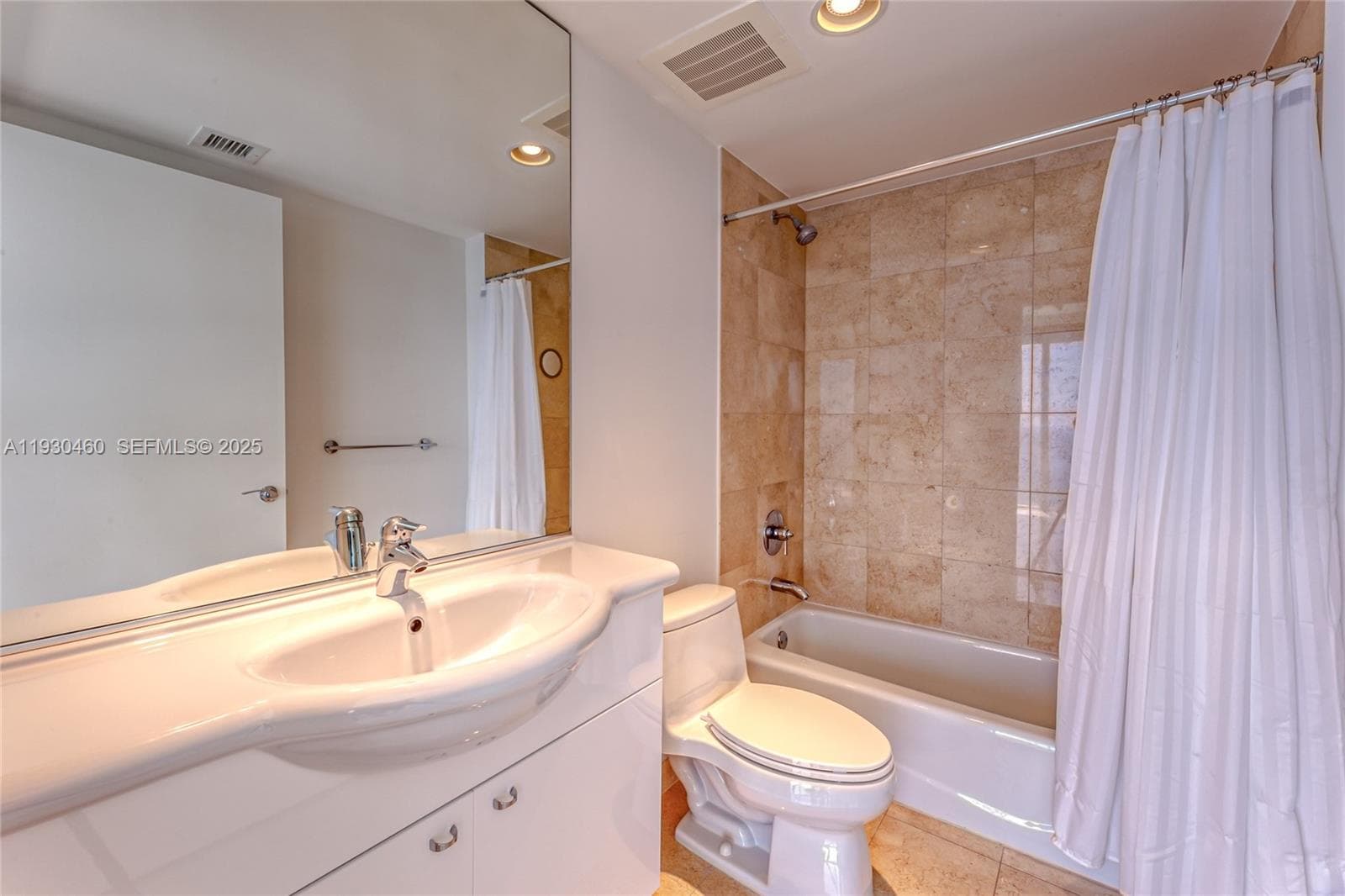 1830 OCEAN DR 4601 photo 24