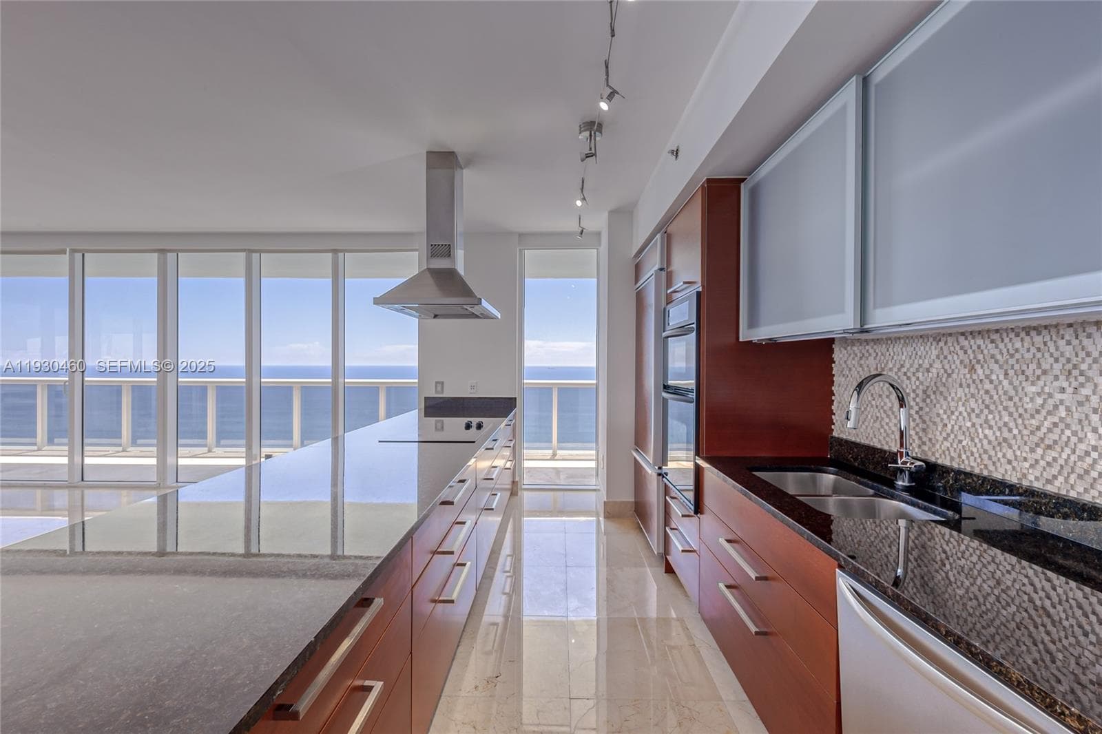 1830 OCEAN DR 4601 photo 10