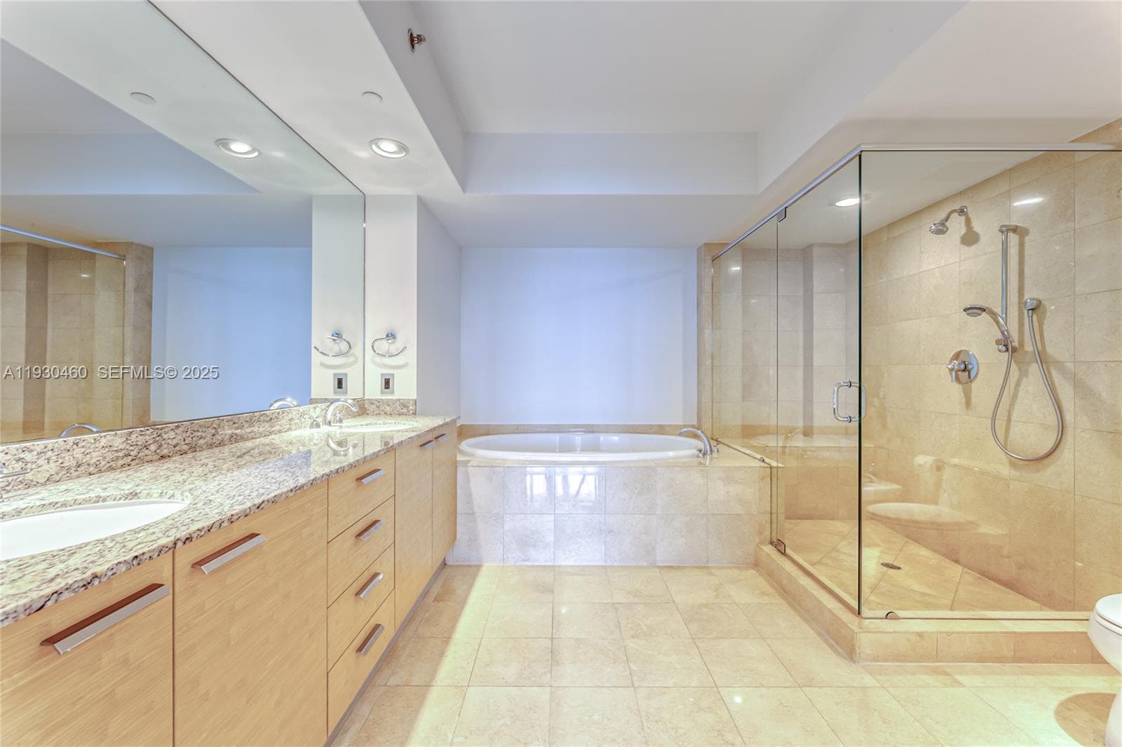 1830 OCEAN DR 4601 photo 18