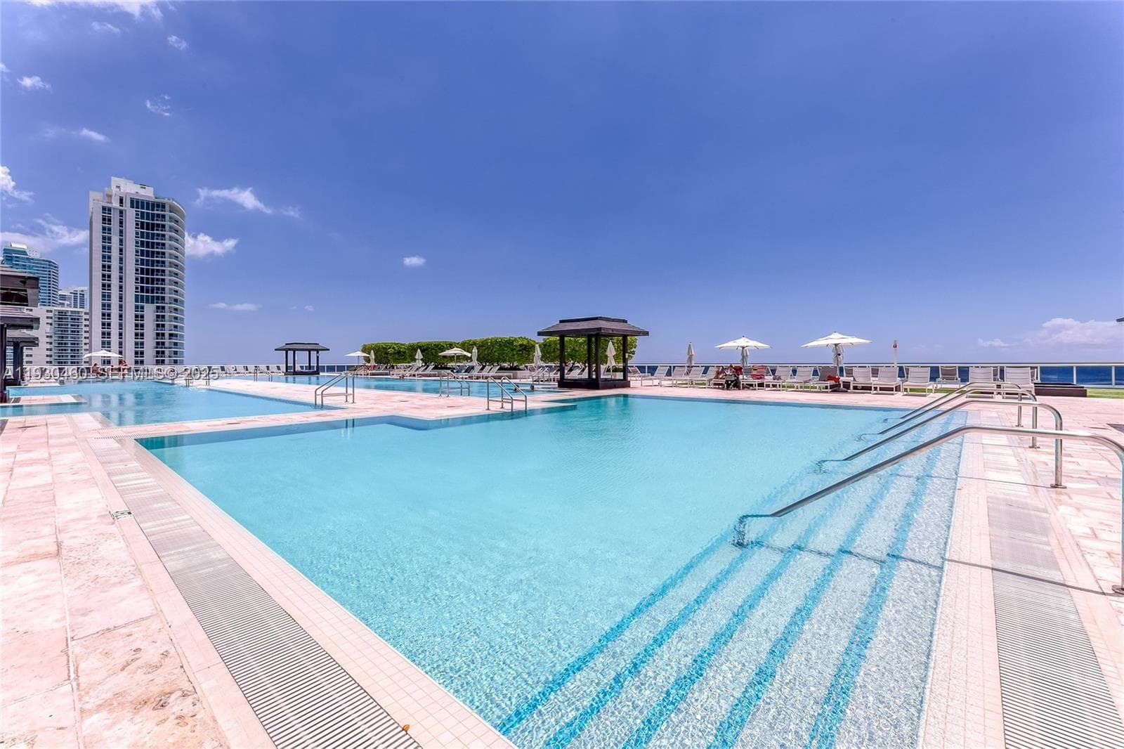 1830 OCEAN DR 4