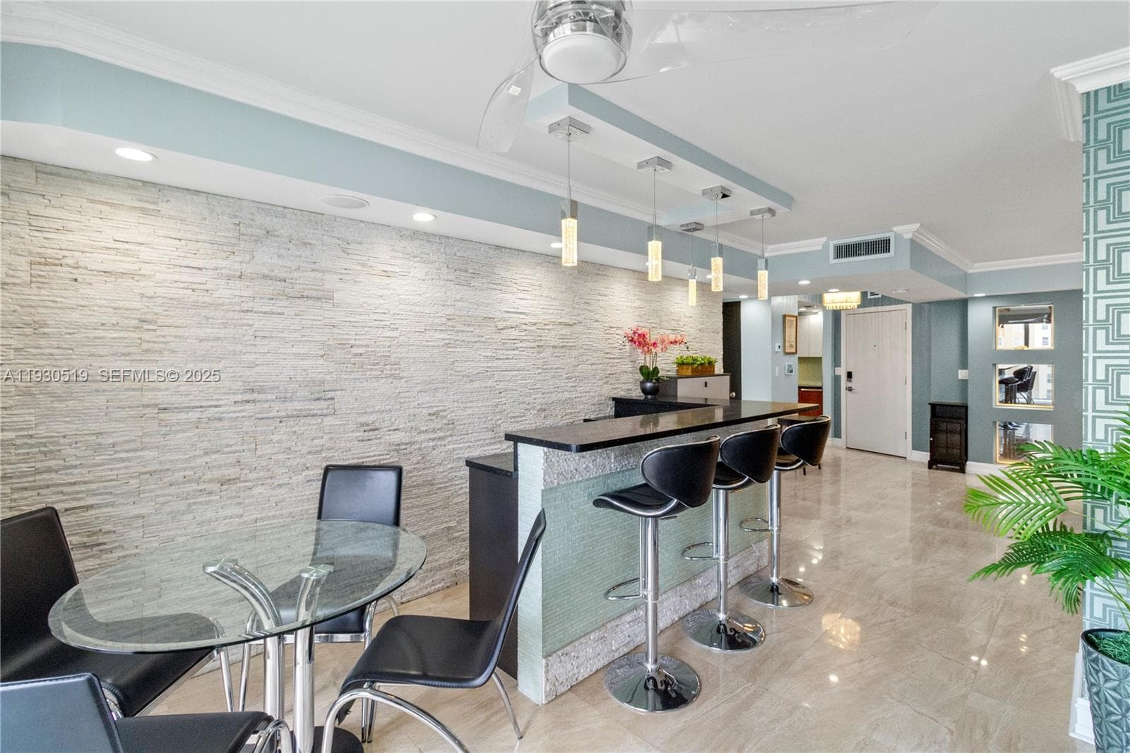 1880 Ocean Dr 5