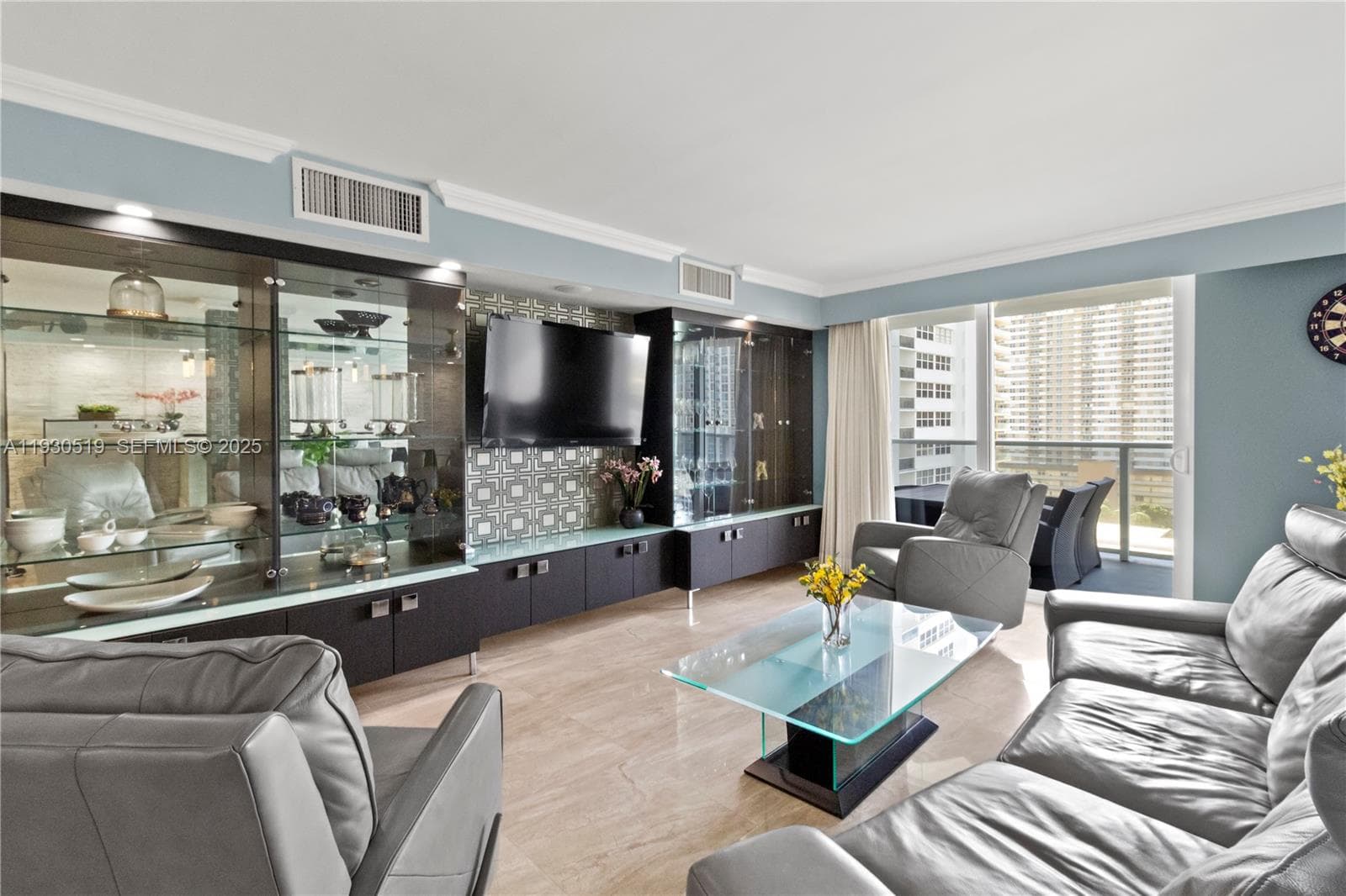 1880 Ocean Dr 4