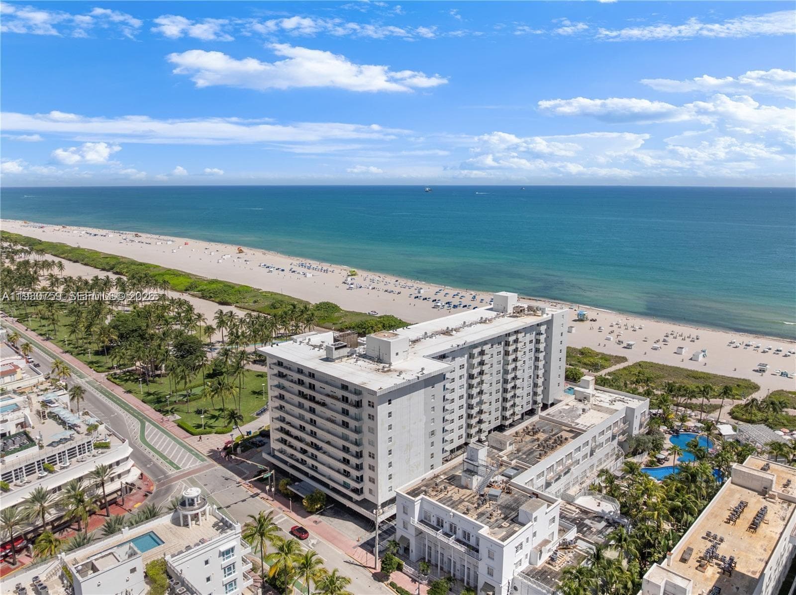 465 Ocean Dr 507 photo 2