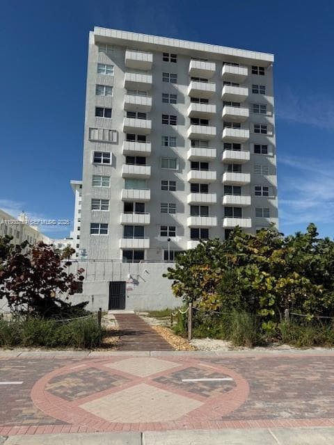465 Ocean Dr 507 photo 4