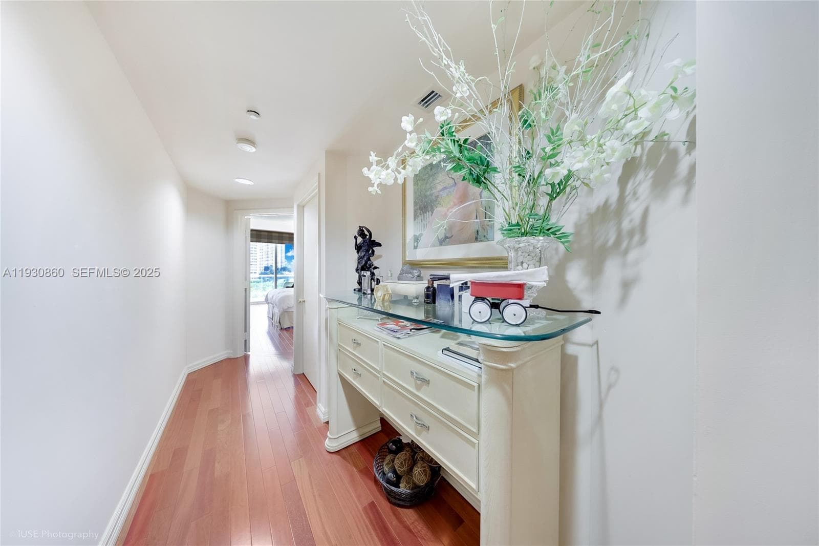 2600 Island Blvd 703 photo 16