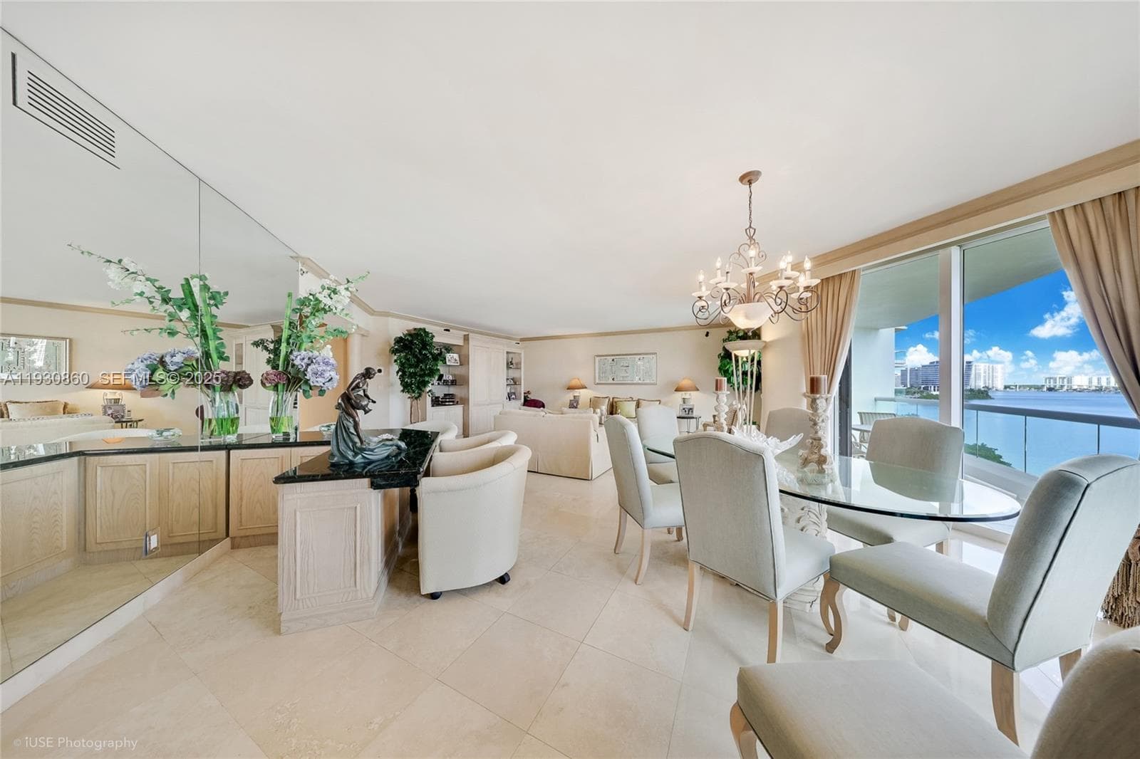 2600 Island Blvd 703 photo 10