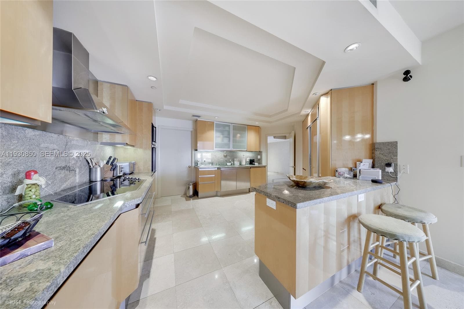 2600 Island Blvd 703 photo 8