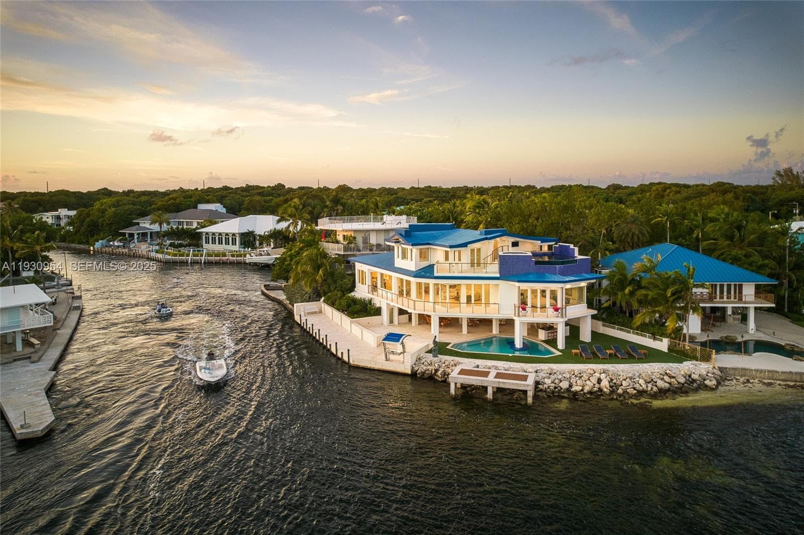 180 Pompano Dr 2