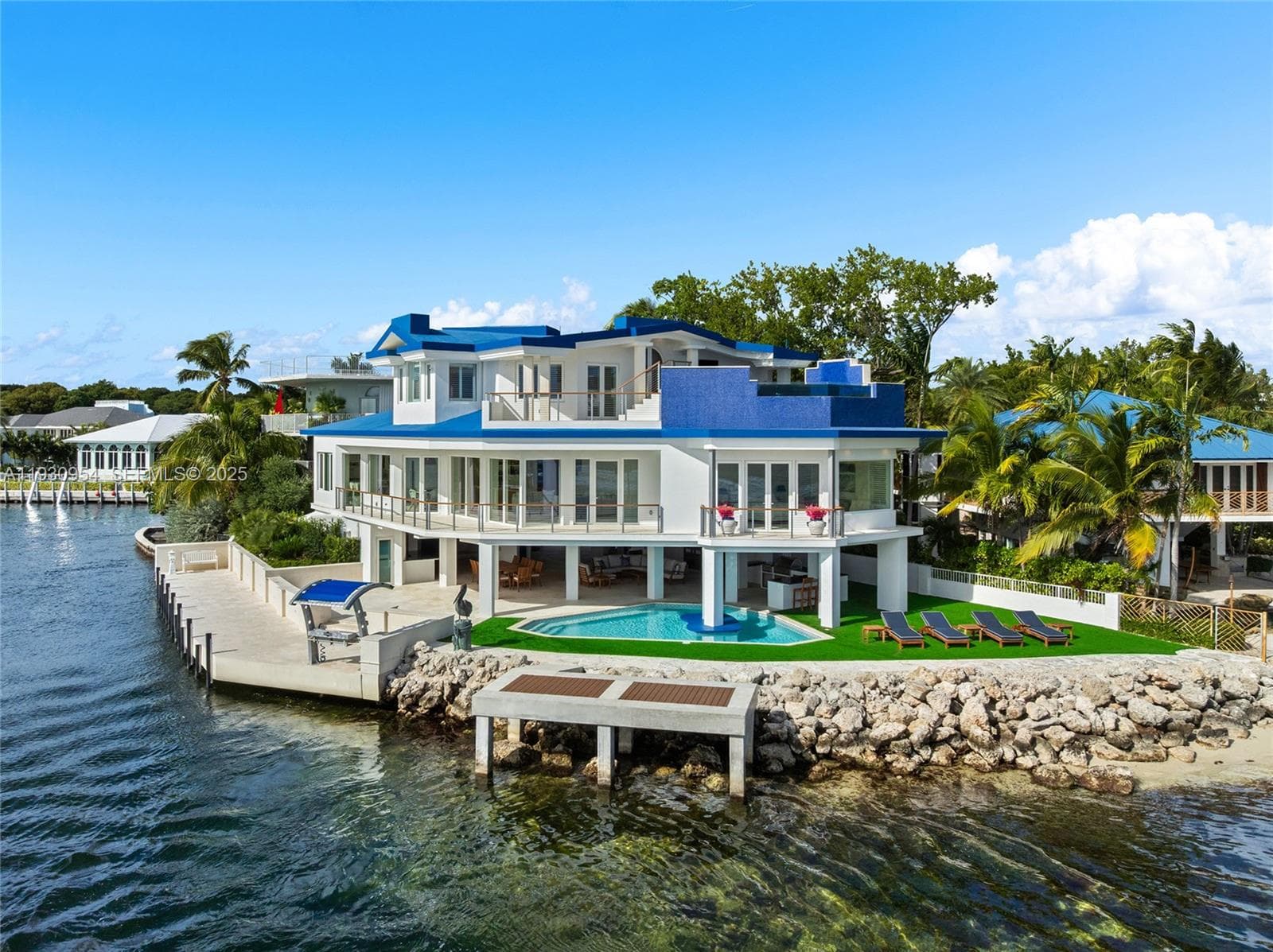 180 Pompano Dr 3