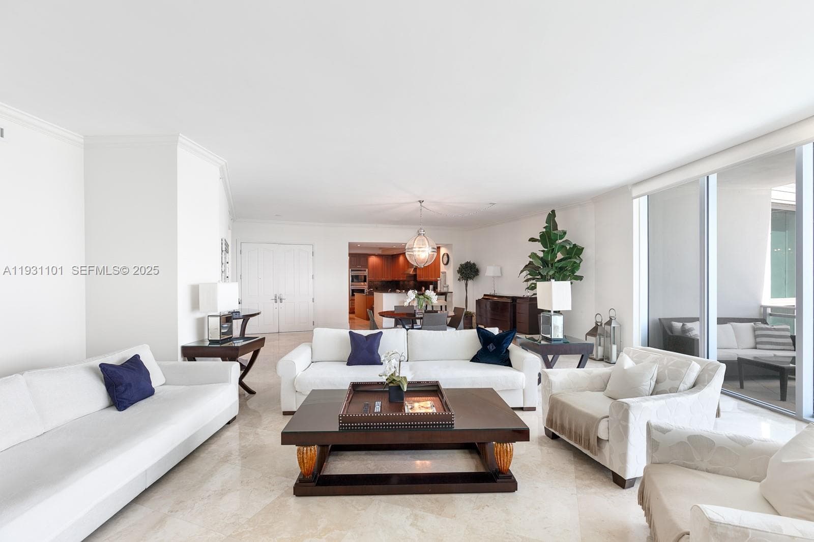 10295 Collins Ave 4