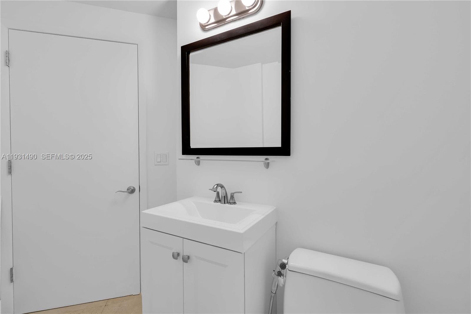 3131 NE 188th St 2-1005 photo 3