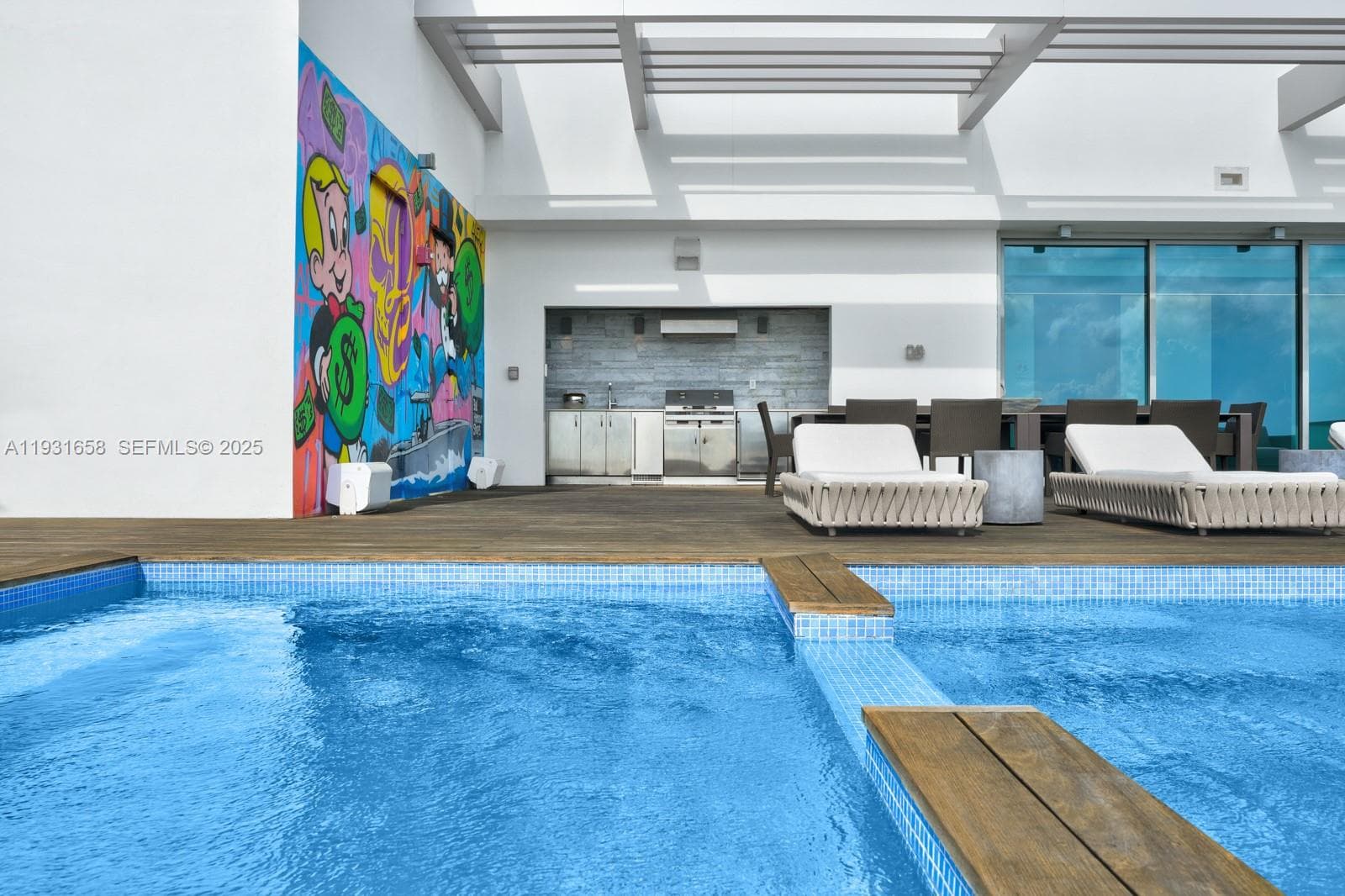 10203 Collins Ave 4