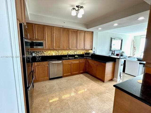 20201 E Country Club Dr 903 photo 23