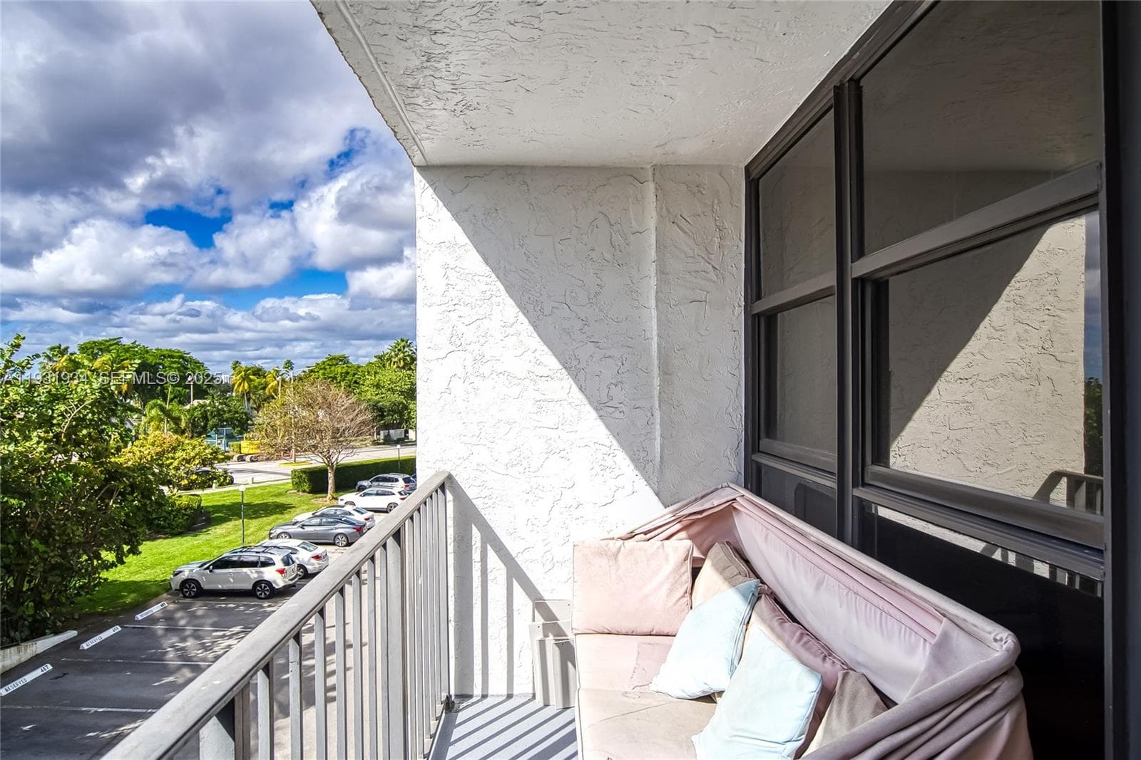 400 Leslie Dr 305 photo 22