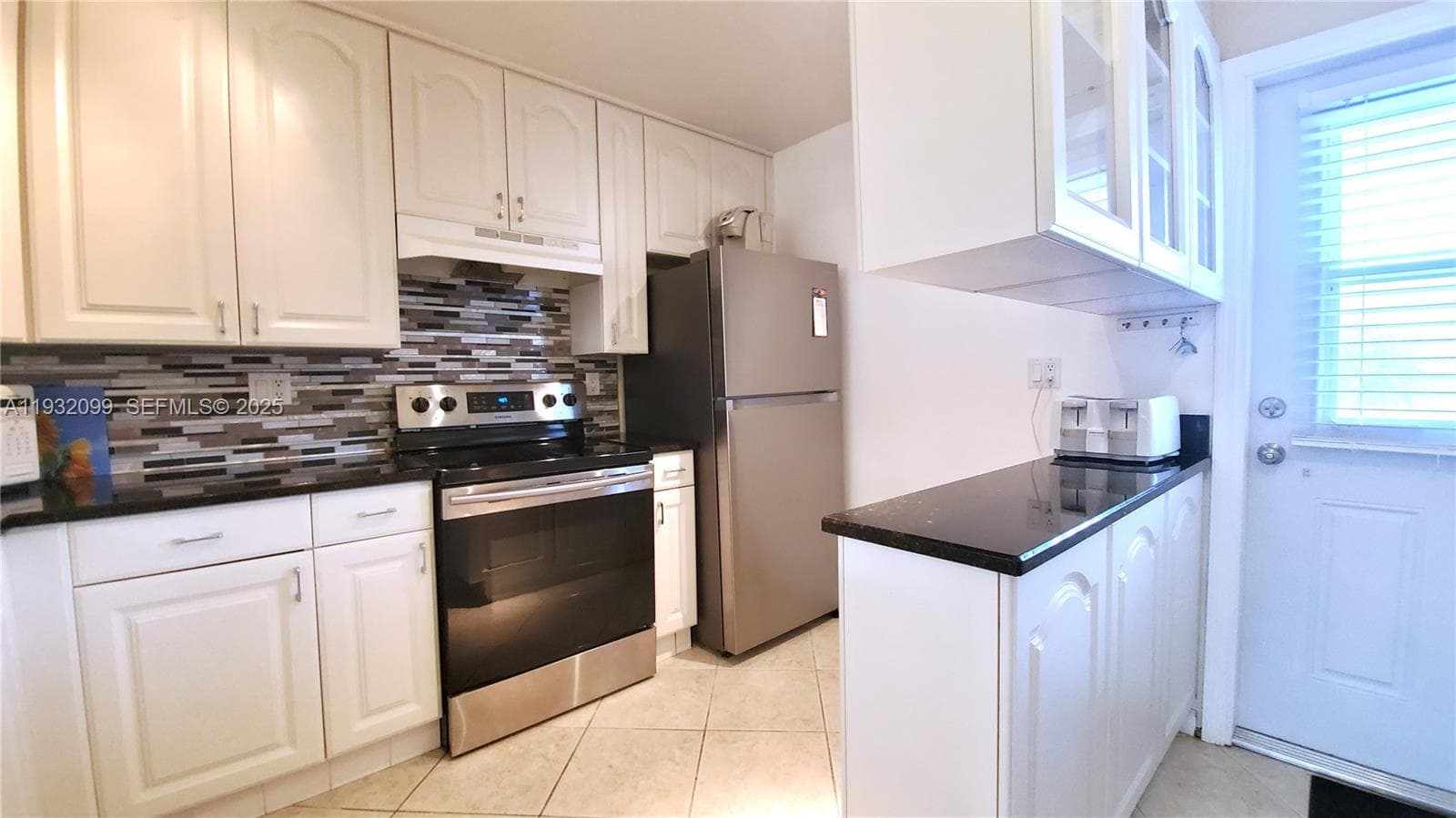 470 Paradise Isle Blvd 309 photo 2