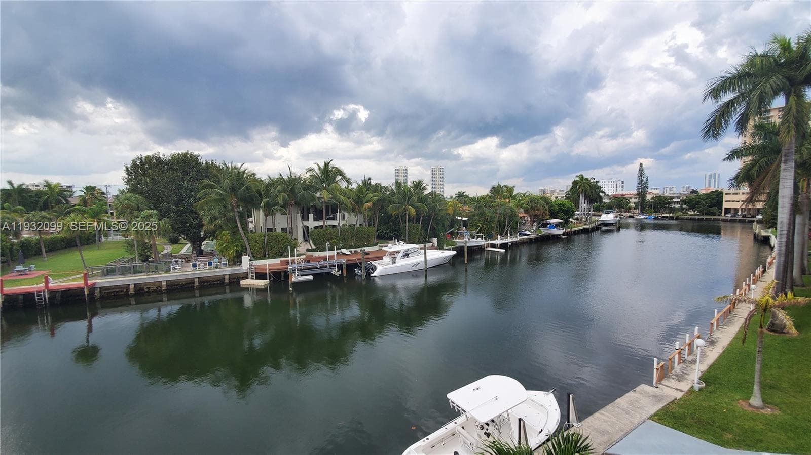 470 Paradise Isle Blvd 309 photo 16
