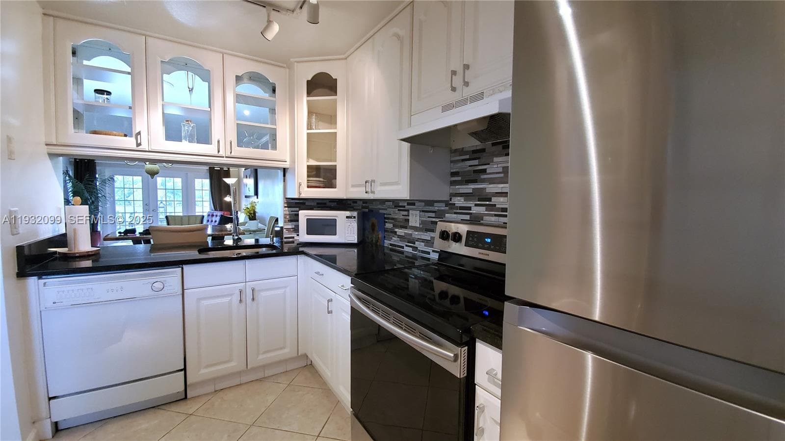 470 Paradise Isle Blvd 309 photo 5