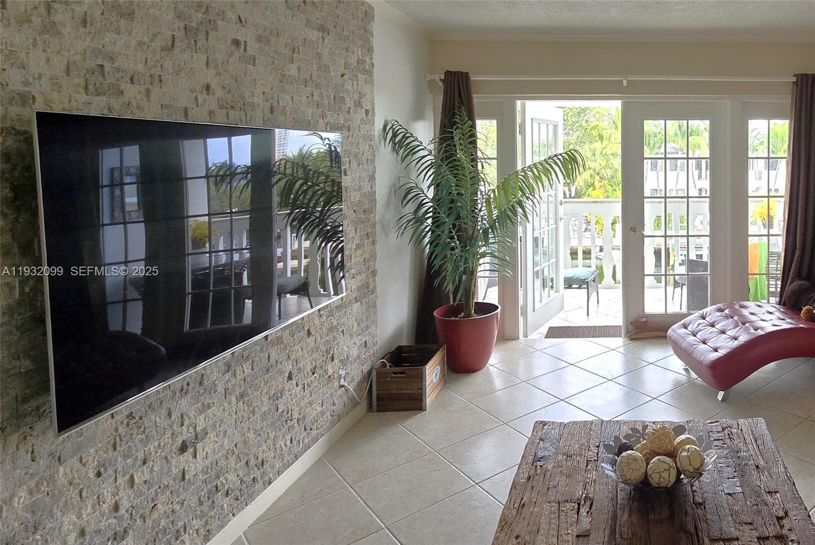 470 Paradise Isle Blvd 309 photo 18