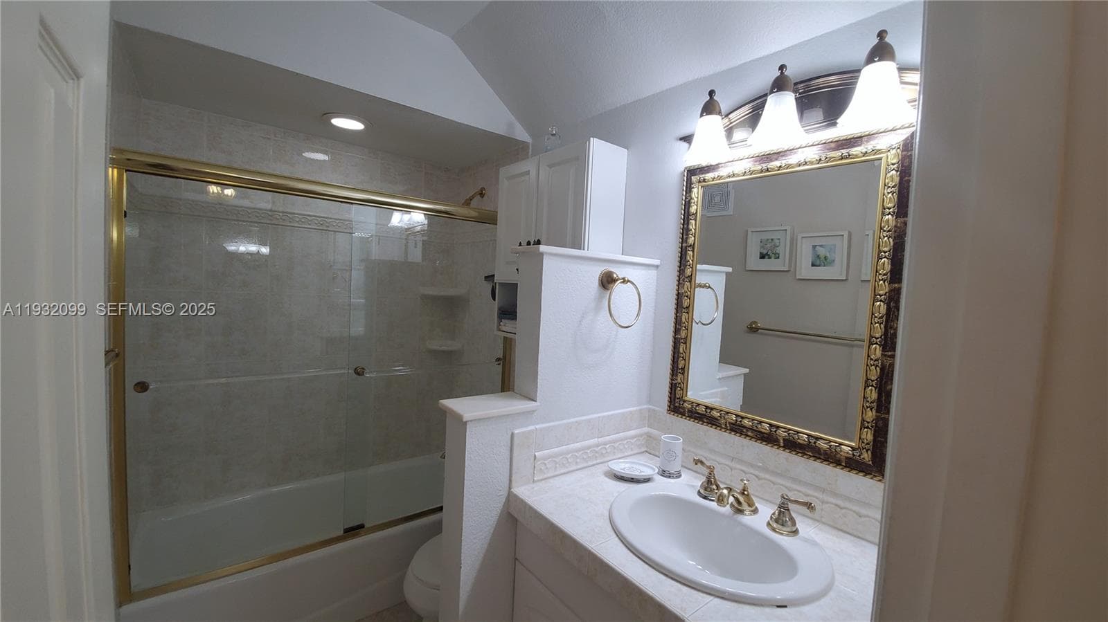 470 Paradise Isle Blvd 309 photo 11