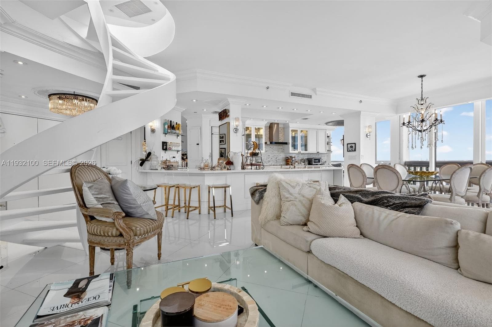 1000 Island Blvd PH9 photo 2