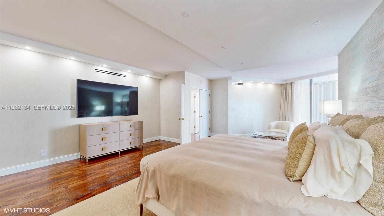10155 Collins Ave 410 photo 18