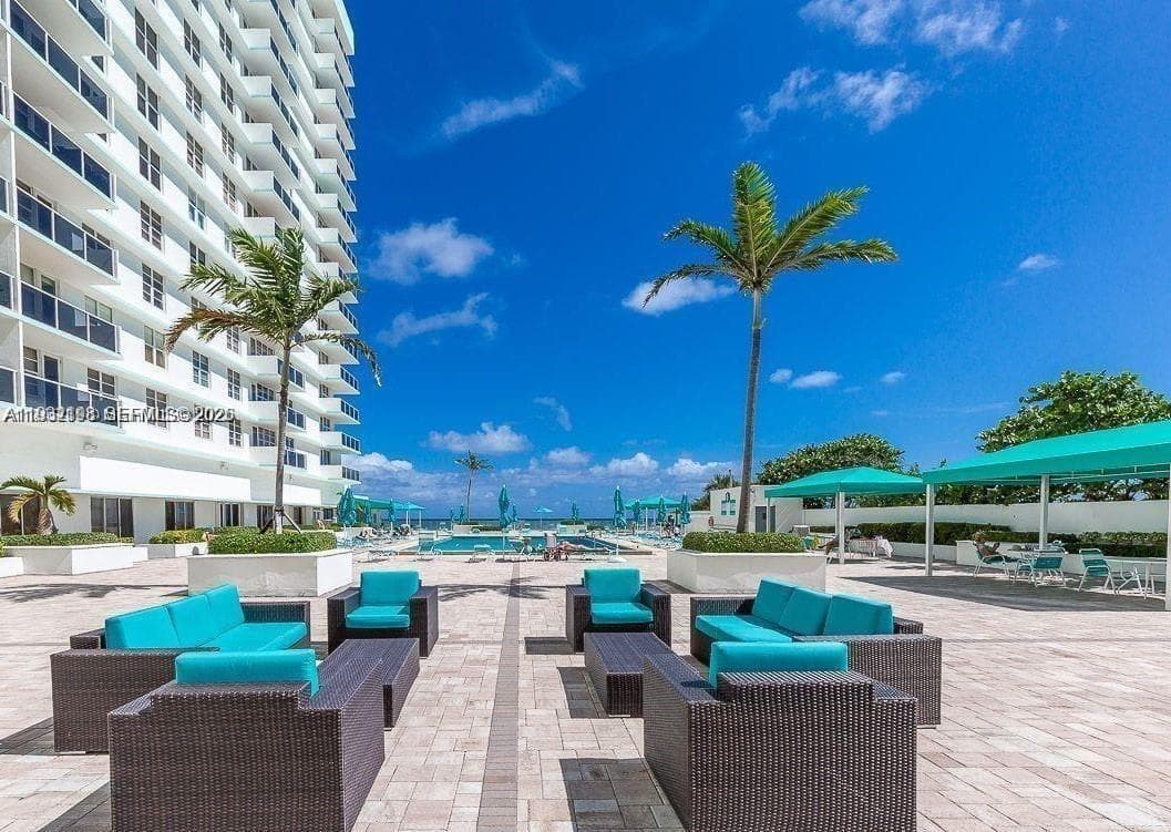 3725 Ocean Dr 508 photo 6